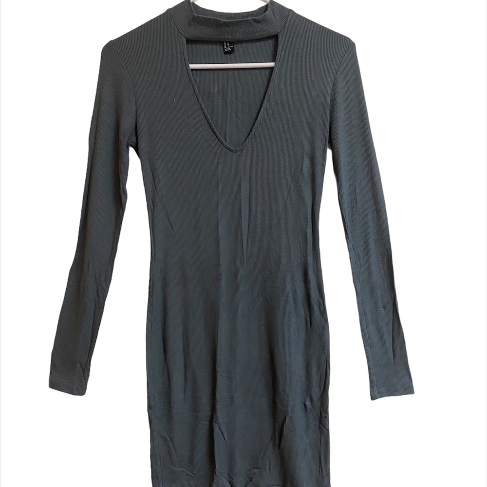 “Forever 21” Gray Form Fitting Dress